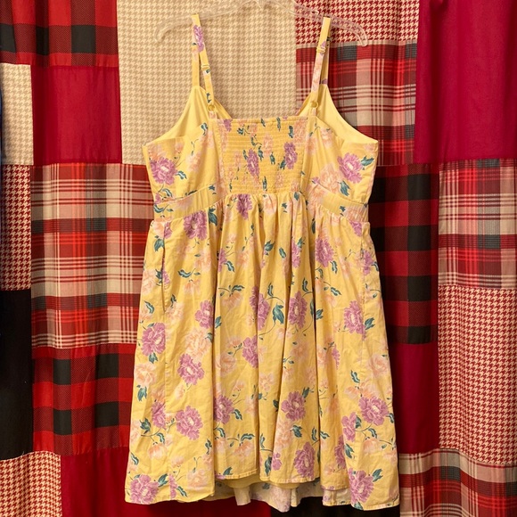 Nwot Torrid pinup girl style floral dress - yellow & lavender - Picture 4 of 5